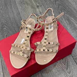 Valentino Nude Patent Leather Rockstud T-Strap Sandals